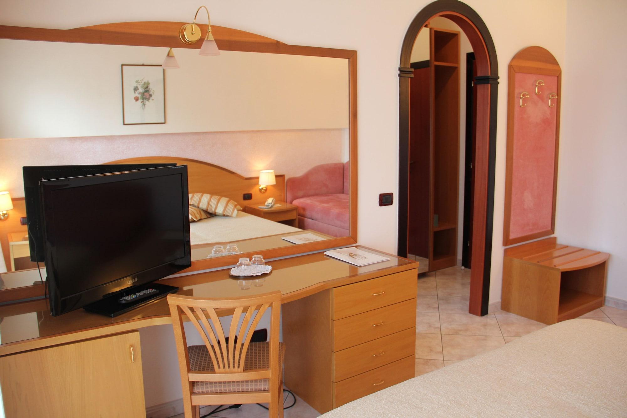 Hotel Nettuno チェルヴィア エクステリア 写真