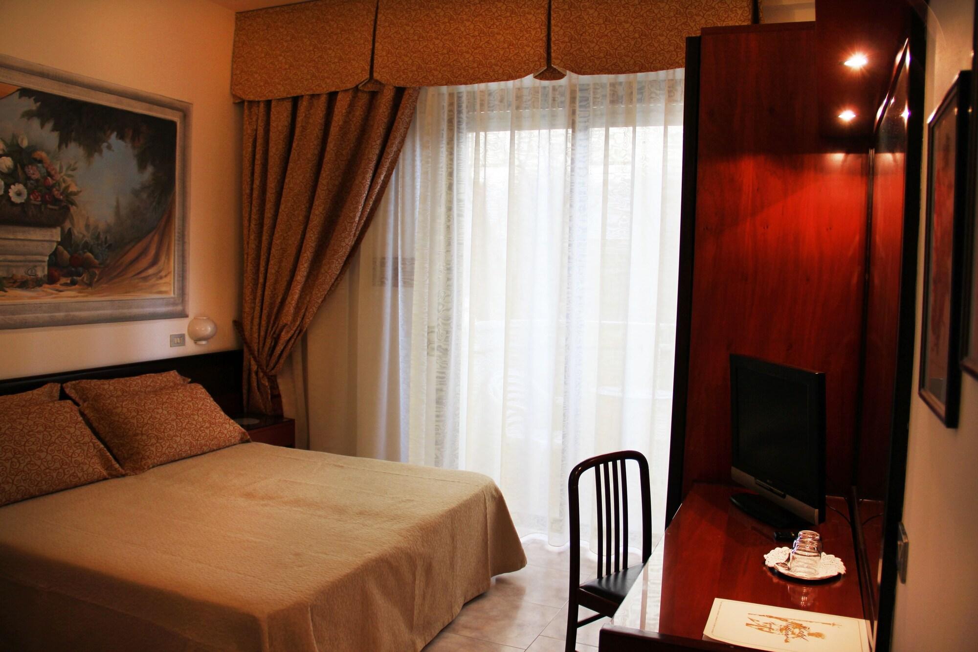Hotel Nettuno チェルヴィア エクステリア 写真