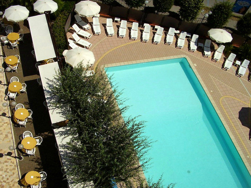 Hotel Nettuno チェルヴィア エクステリア 写真