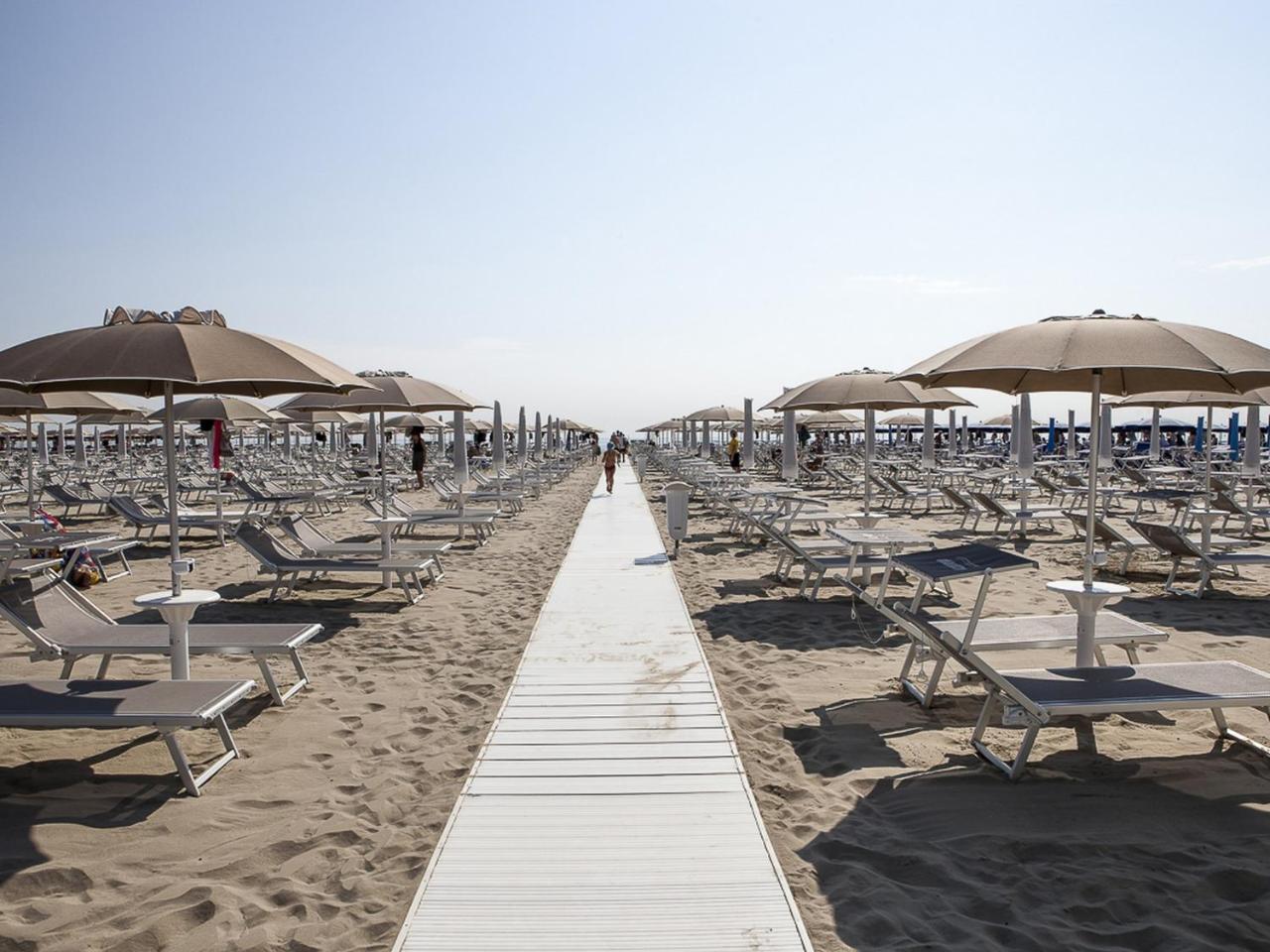 Hotel Nettuno チェルヴィア エクステリア 写真