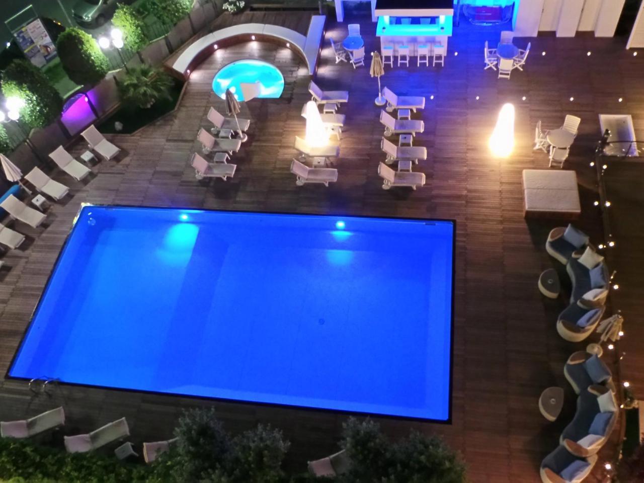 Hotel Nettuno チェルヴィア エクステリア 写真