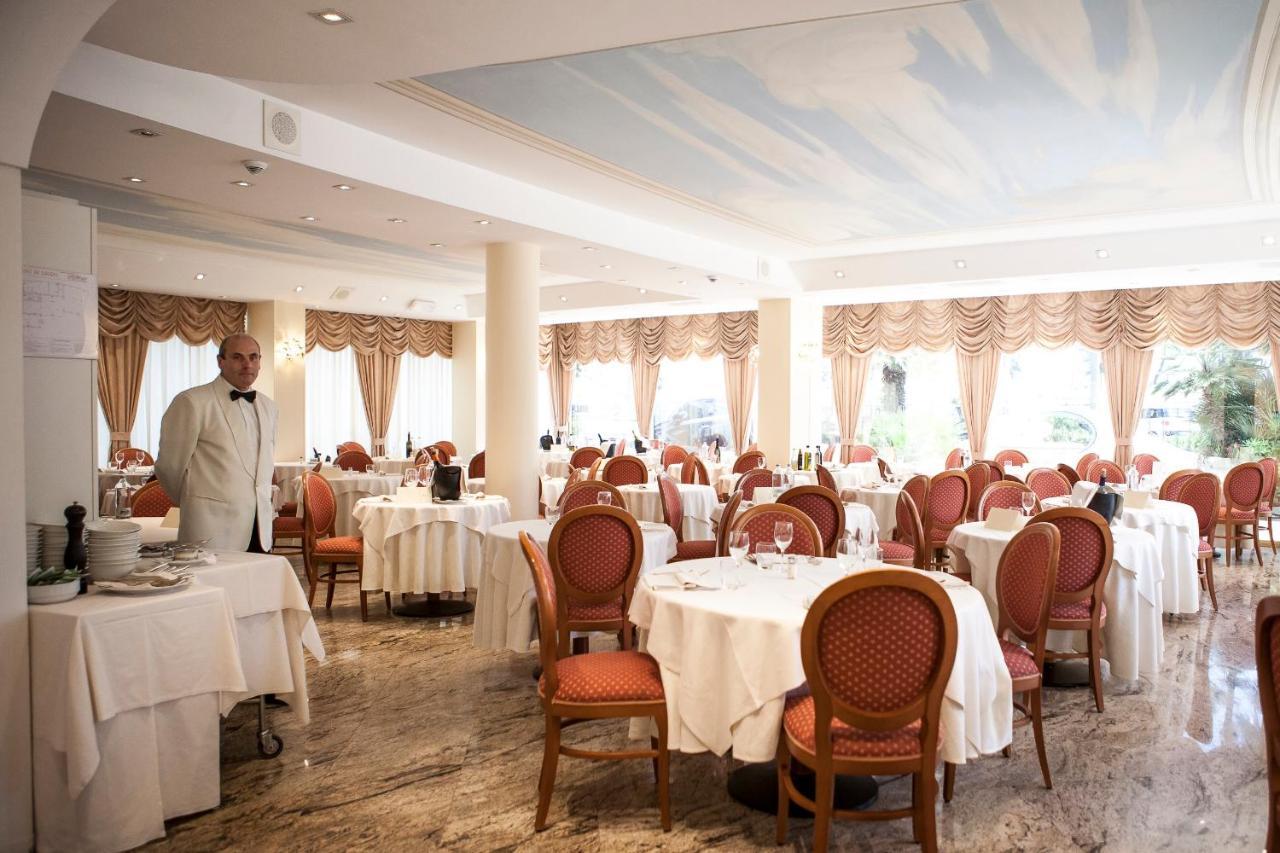 Hotel Nettuno チェルヴィア エクステリア 写真