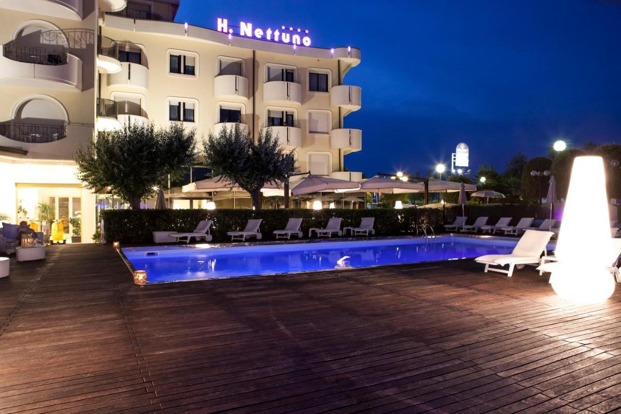 Hotel Nettuno チェルヴィア エクステリア 写真