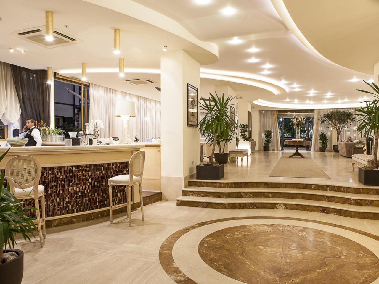 Hotel Nettuno チェルヴィア エクステリア 写真