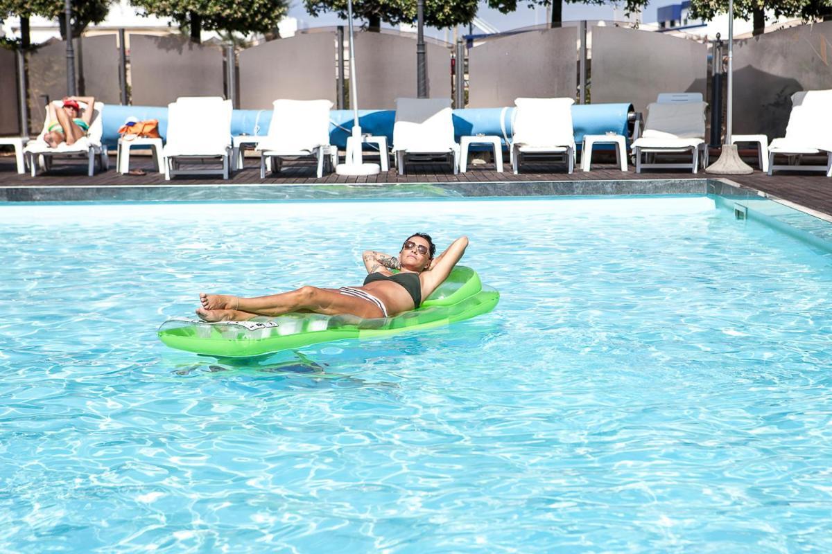 Hotel Nettuno チェルヴィア エクステリア 写真