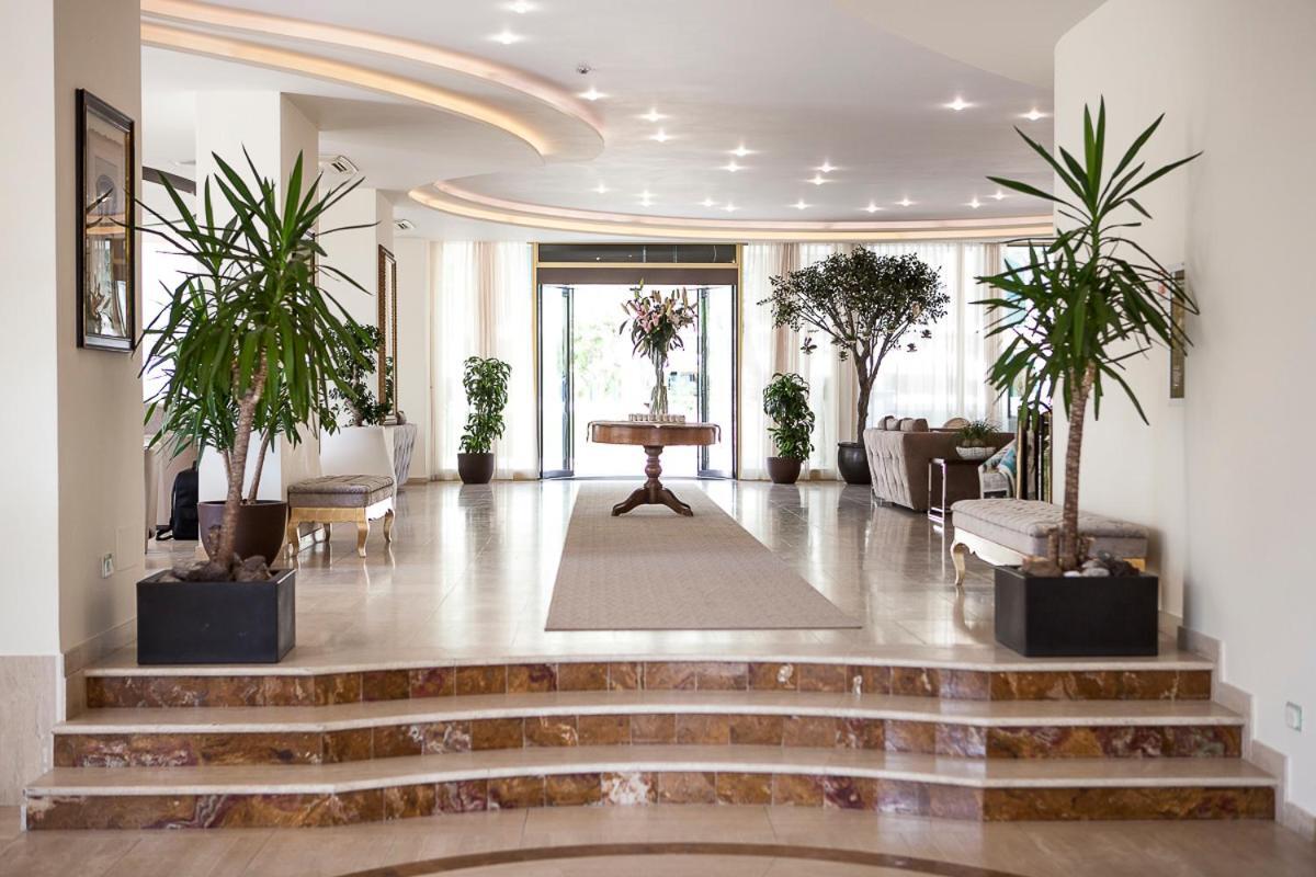 Hotel Nettuno チェルヴィア エクステリア 写真