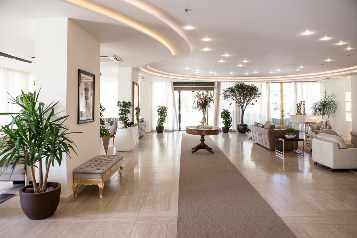 Hotel Nettuno チェルヴィア エクステリア 写真