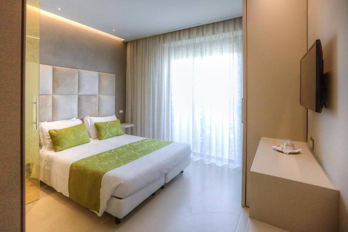 Hotel Nettuno チェルヴィア エクステリア 写真